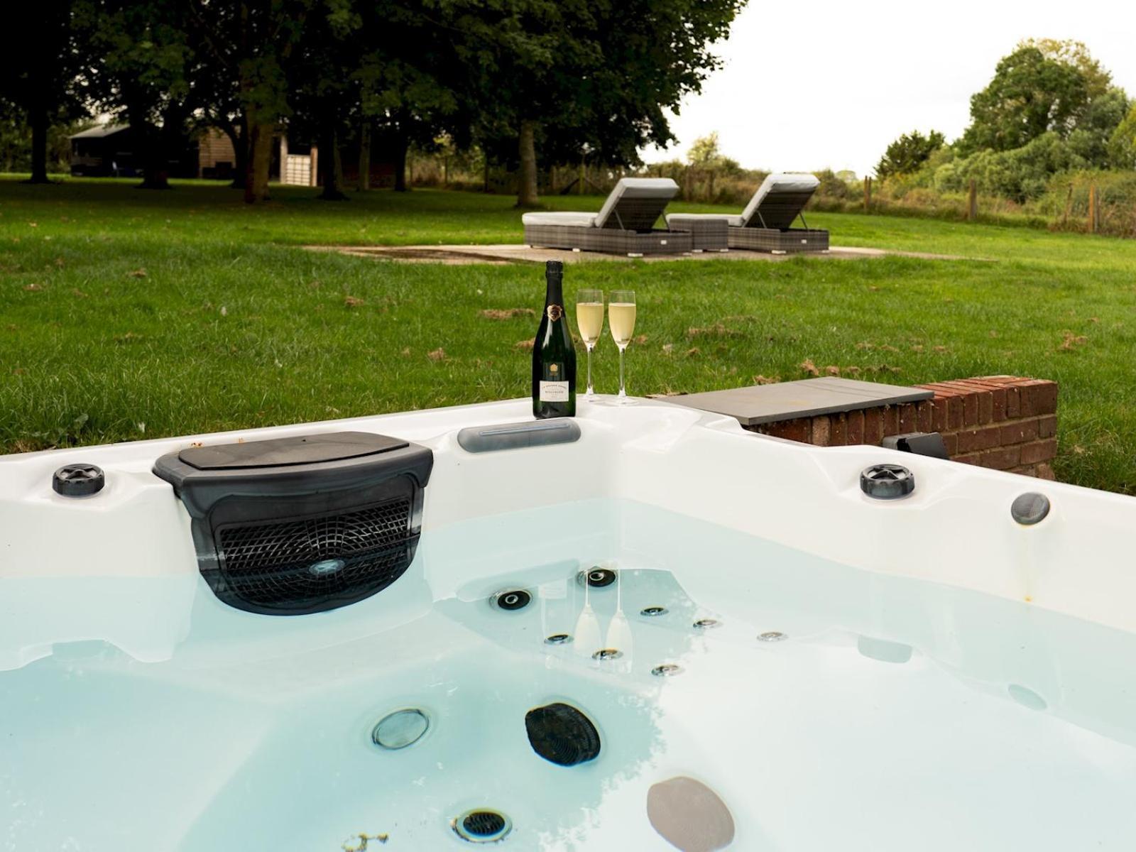 Chilterns Countryside Hideaway With Hot Tub Pass The Keys Villa Princes Risborough Luaran gambar